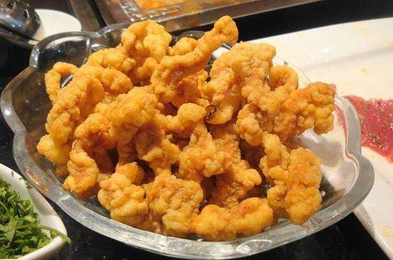 炸酥肉，香酥脆有嚼勁，保證你才了停不了嘴！小朋友兩下搶光光！！！ 