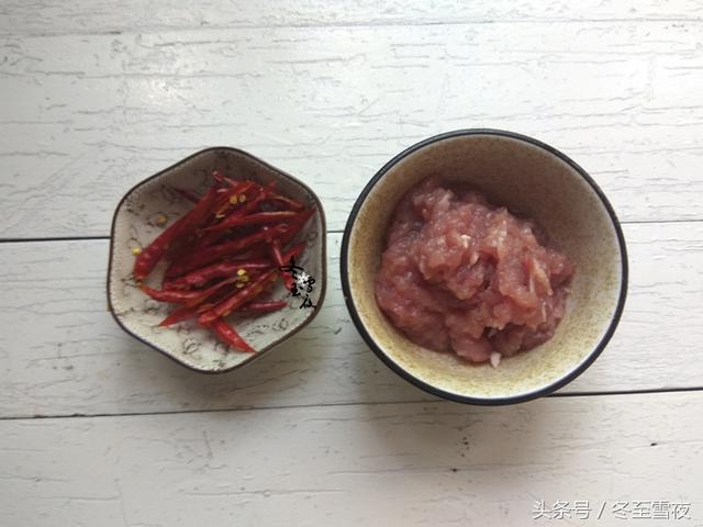 把包菜和這兩種食材一起炒，天天吃都不膩，比手撕包菜還香
