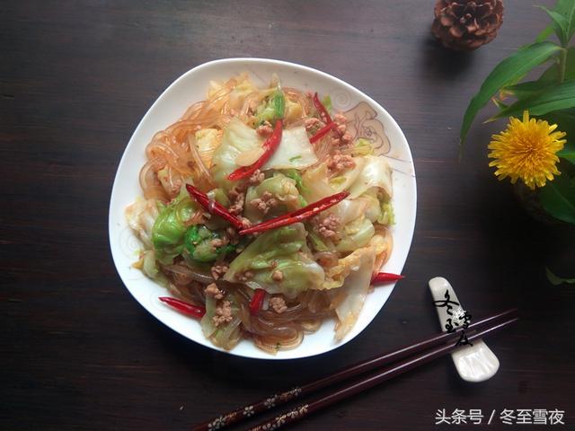 把包菜和這兩種食材一起炒，天天吃都不膩，比手撕包菜還香