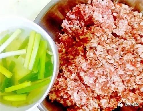 外焦裡嫩的炸肉丸，QQ彈彈好滋味！ 