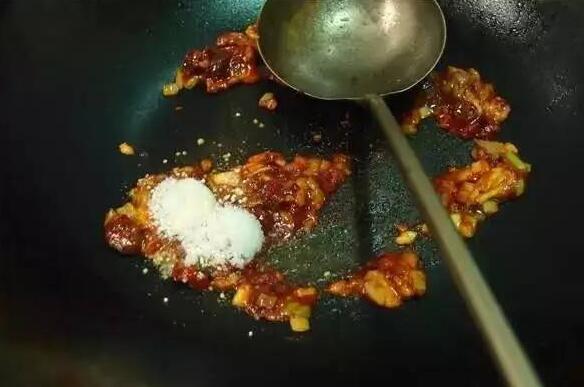 婆婆把雞蛋這樣做，老公和公公都搶著吃，大酒店裡都吃不到！