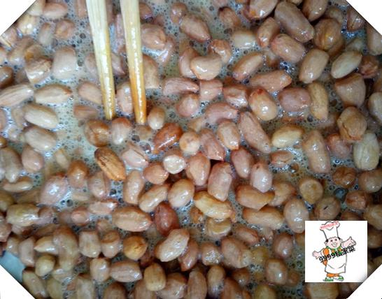 自製香酥花生米：花生米加入這3物再炸，好吃的停不下來，可下酒還可以當零食！ 