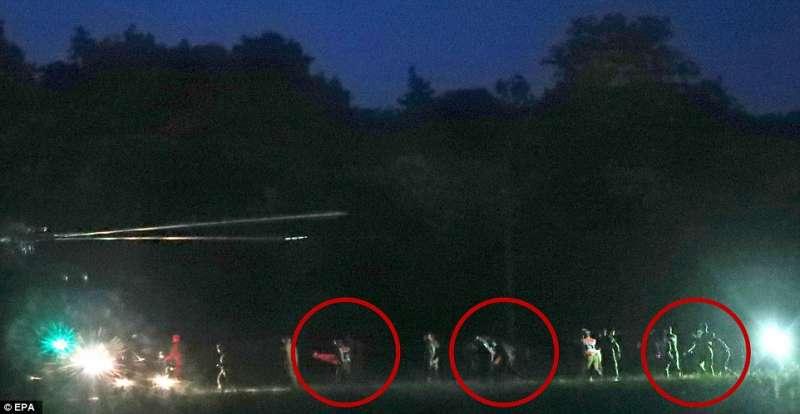 泰國「不可能的任務」成功救出多名男孩　受困洞穴的足球隊樂觀等著出洞 