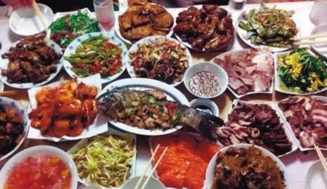 假如有4桌午餐，你想去哪家蹭飯？測誰會想你想的睡不著  