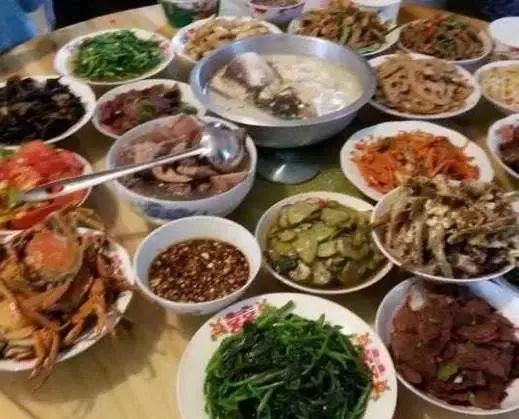 假如有4桌午餐，你想去哪家蹭飯？測誰會想你想的睡不著  