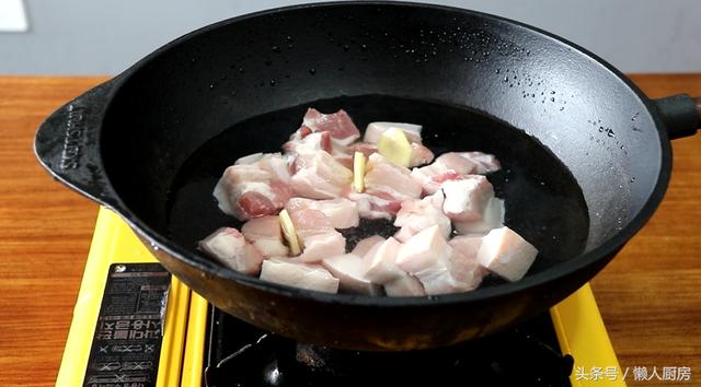 一斤五花肉，2塊乳豆腐，試試這樣做，好吃不膩又特別下飯！ 