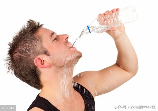 水是生命之源，但過量喝水有害無益，你需要了解一下