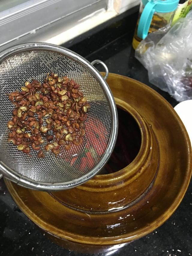 我家60歲外婆用這個秘方做泡菜，酸辣爽脆超好吃，越吃越上癮 
