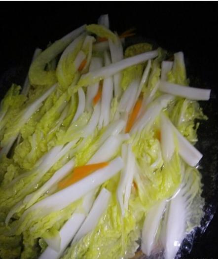 涼拌白菜這樣做，口感清脆，甘甜回香，最適合夏天胃口不大好的人了 