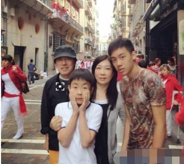 張宇老婆身份曝光，看了你都不相信！網友：也就只有張宇配得上了!