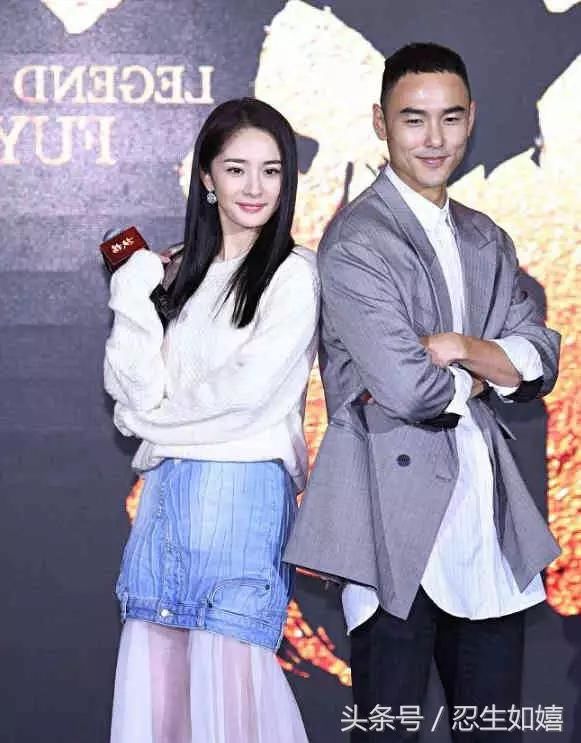 楊冪出席發布會，和人摟摟抱抱，裙子引爭議，劉愷威：早點回家!