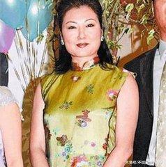 看看賈靜雯的前任婆婆，再看看現任婆婆，只能說賈靜雯離對了！網友：甜蜜呀！