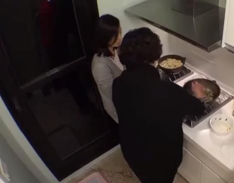 看看賈靜雯的前任婆婆，再看看現任婆婆，只能說賈靜雯離對了！網友：甜蜜呀！