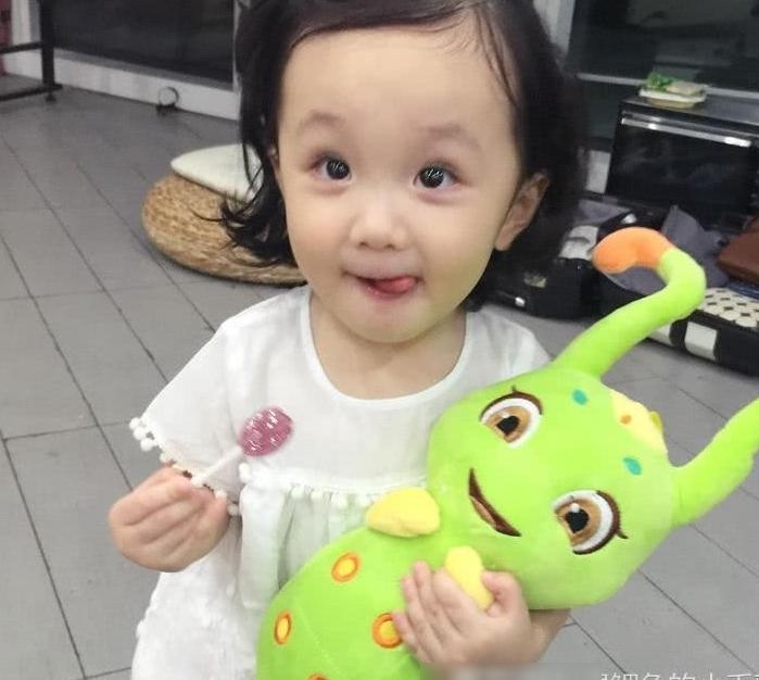 看到歐弟和張丹峰的女兒，網友：一個拯救地球，一個拯救了宇宙！ 
