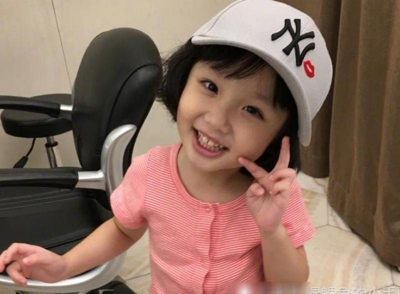 看到歐弟和張丹峰的女兒，網友：一個拯救地球，一個拯救了宇宙！ 