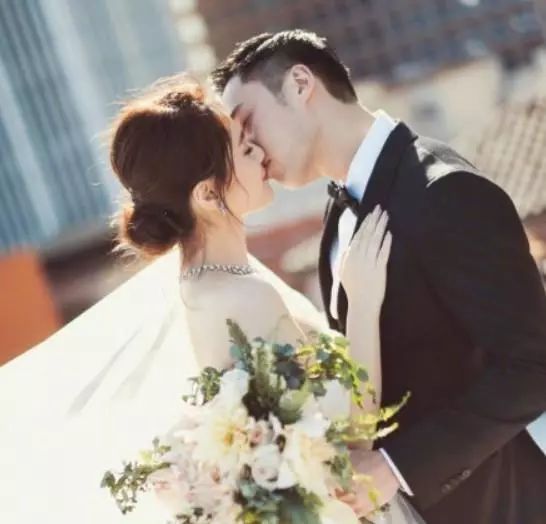 網友爆料阿嬌未婚夫家人對其不滿意，好友們也勸她再考慮  