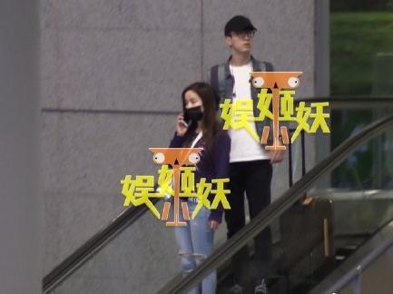 娛樂圈又一女神姐弟戀曝光！兩人挽手同回住所，網友：原來是他！ 