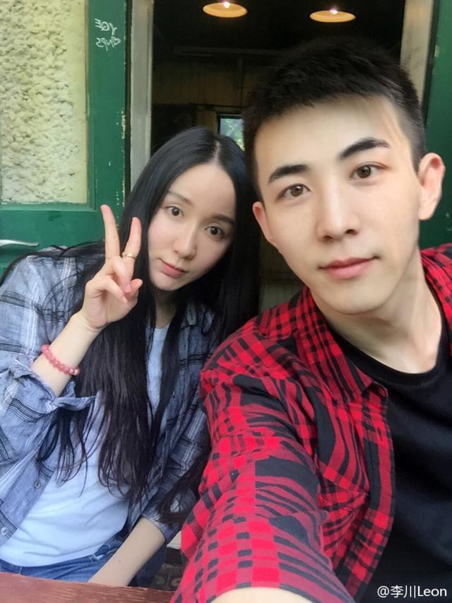 娛樂圈又一女神姐弟戀曝光！兩人挽手同回住所，網友：原來是他！ 
