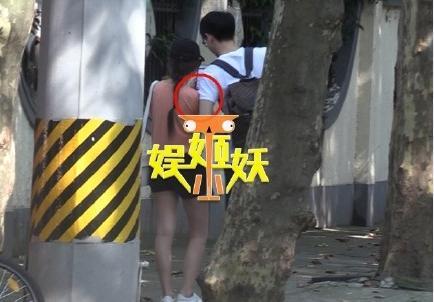 娛樂圈又一女神姐弟戀曝光！兩人挽手同回住所，網友：原來是他！ 