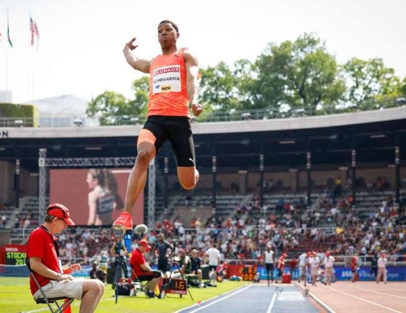 本世紀以來第一個！古巴20歲跳遠選手「一跳快9公尺」　破紀錄全球看傻：他根本在飛 