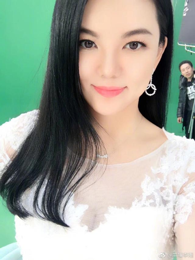 李湘穿了條2萬5的連衣裙去錄節目，鑽戒更是巨大到讓網友傻眼！