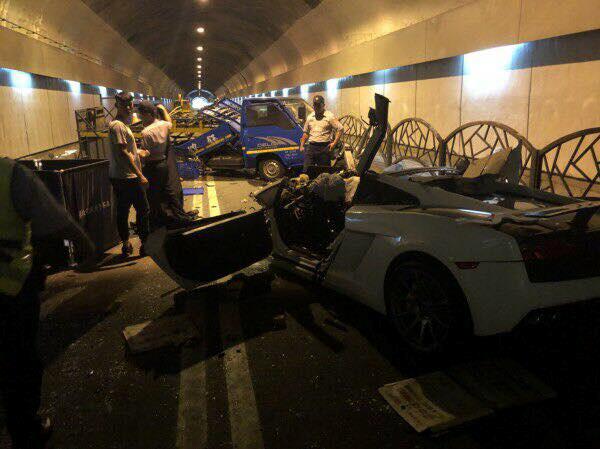 被姑姑封為「小車神」！造成「自強隧道2死3傷」的富少，原來早已「連撞兩台超跑」，一台報廢一台待修… 