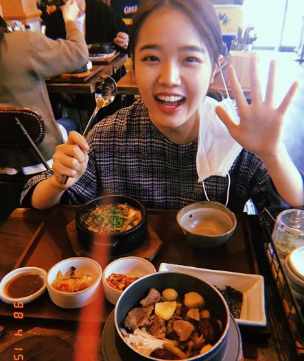 《與神同行》李德春私下超正！　香菇頭陰間使者「本人是17歲美少女」反差超大 