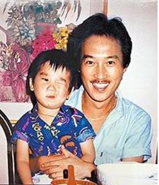 趙又廷父親告訴兒媳高圓圓：千萬別生女兒！他曬出16歲舊照後，網友秒懂！ 