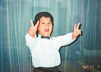 趙又廷父親告訴兒媳高圓圓：千萬別生女兒！他曬出16歲舊照後，網友秒懂！ 