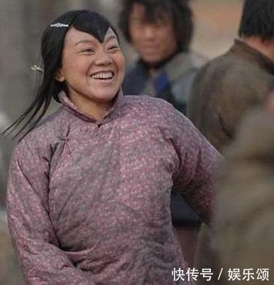老公因為她長得丑和她離婚，現在她卻長成這樣，老公傷透了心！