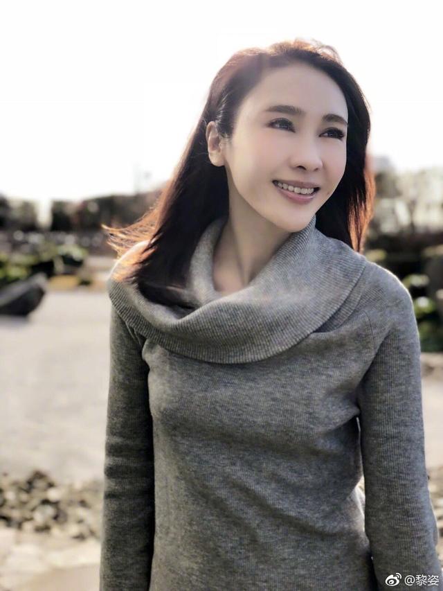 黎姿同框溫碧霞比美，網友卻都被她的眼珠子嚇一跳！