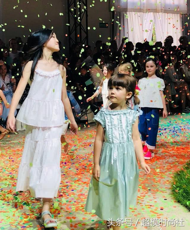 王菲女兒9歲就「開直播教化妝」晉升時尚圈　日前她「受邀到巴黎走秀」一走出來氣場超強大 