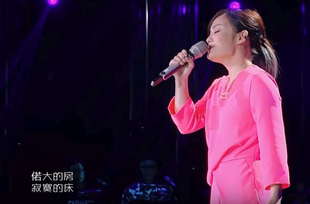 徐佳瑩一首《我好想你》唱出多少思念，僅唱三句觀眾流淚嘆：「回憶湧現而你已不在...」 