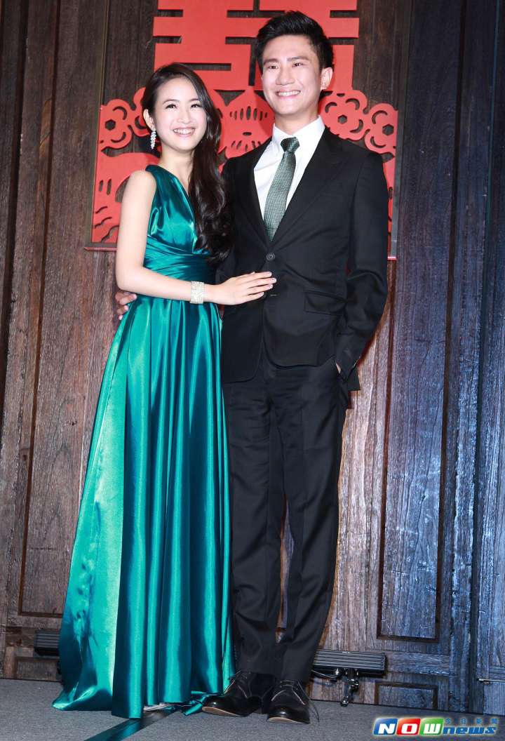 34歲林依晨難得「吐露婚後心酸」！遠距離婚姻2年後她坦言：「和老公一年次數真的好少....」 