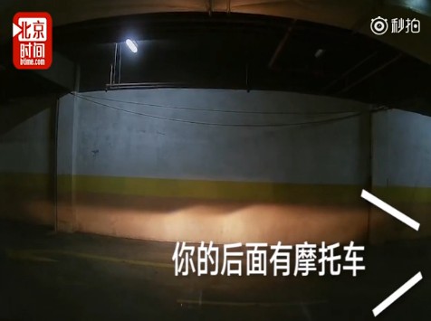 女友超神用饒舌「把回家唱成一首歌」　萌萌的喊「我男友闖黃燈唷～」網暴動：出唱片一定買 