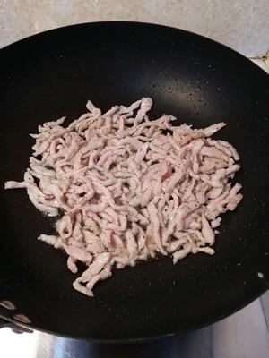 魚香肉絲做法簡單很，學會了不用去飯店吃了，配上米飯吃好極了