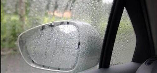 雨天開車玻璃和後視鏡都變得模糊，教你們一個百試百靈的法子