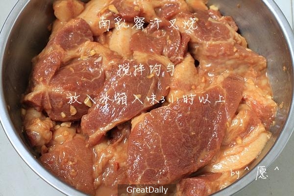 南乳蜜汁叉燒 ,材料簡單易
