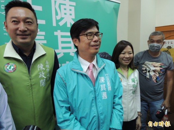 國民黨高雄授旗 曾永權：韓國瑜旋風帶動 失聯黨員回來了 