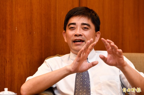 可惜！邱俊榮昔與羅文嘉爭台大學生會長今爆偷拍失風請辭