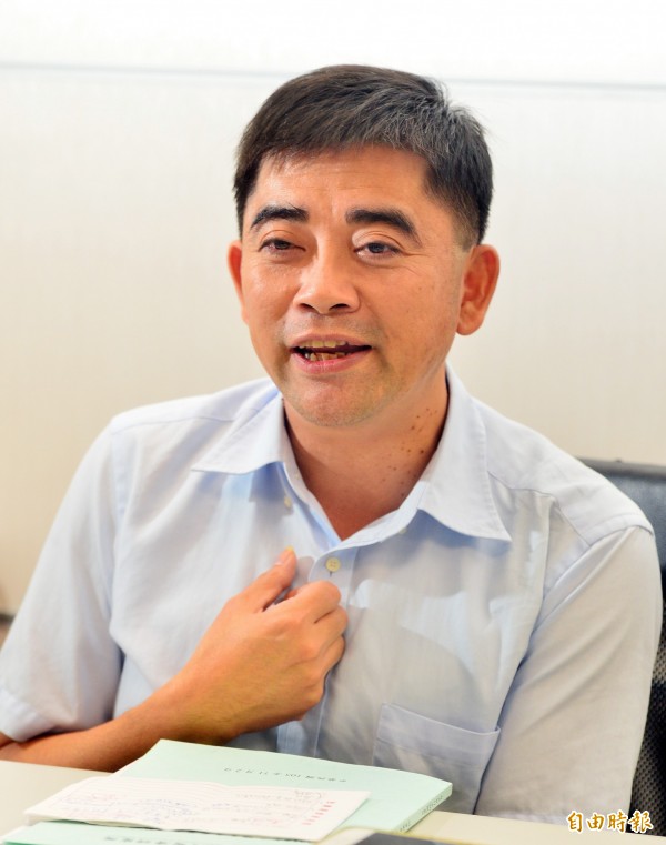 可惜！邱俊榮昔與羅文嘉爭台大學生會長今爆偷拍失風請辭