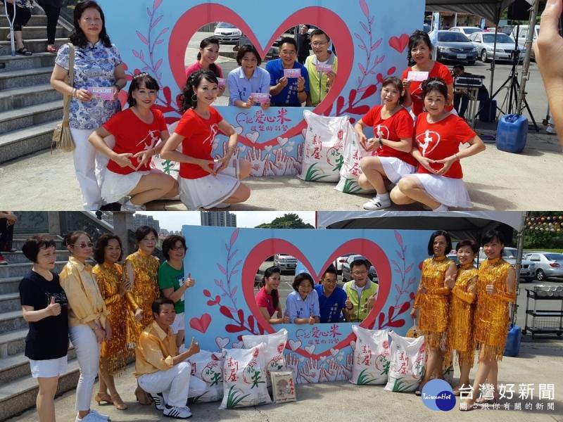藍天護國宮愛心捐白米 桃市議員候選人紛紛展愛心