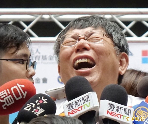 恢復敬老金是1坨大便？ 柯P：AI越來越接近我的回答 