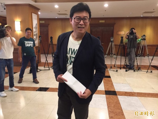 恢復敬老金是1坨大便？ 柯P：AI越來越接近我的回答 
