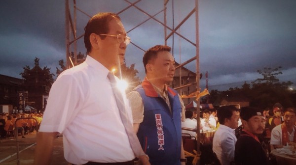 曾永權授旗盧秀燕 胡志強站台：不要輸掉可能會贏的選舉 