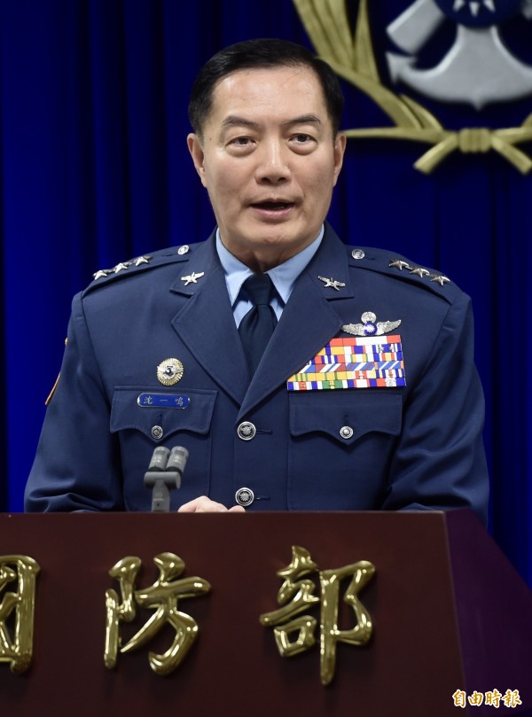 青年義務收年改「公教請願書」 每天超過30退伍軍人遞件 