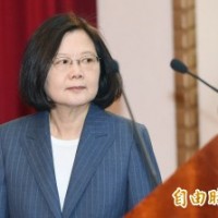 吃螃蟹別急著丟殼 網友用蟹殼自製超厲害公仔 