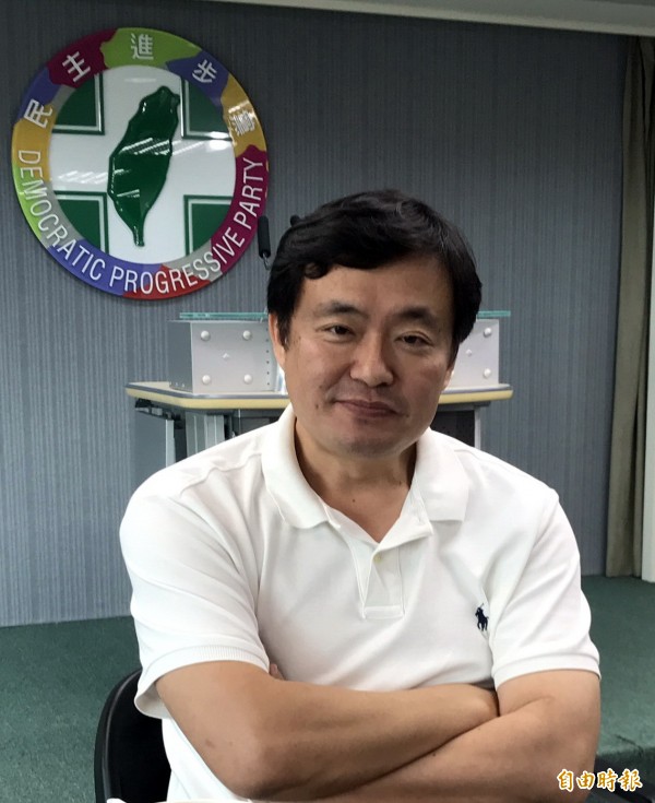 馬英九偕妻搭熱氣球 維安車輛追著到處跑 