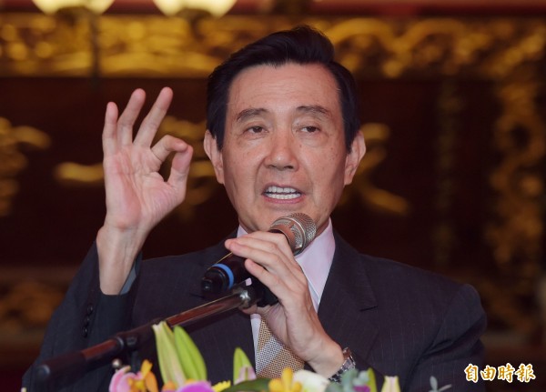 馬英九偕妻搭熱氣球 維安車輛追著到處跑 