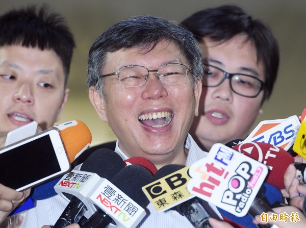 沒背景沒資源 柯P透露如何在藍綠夾殺之下存活... 